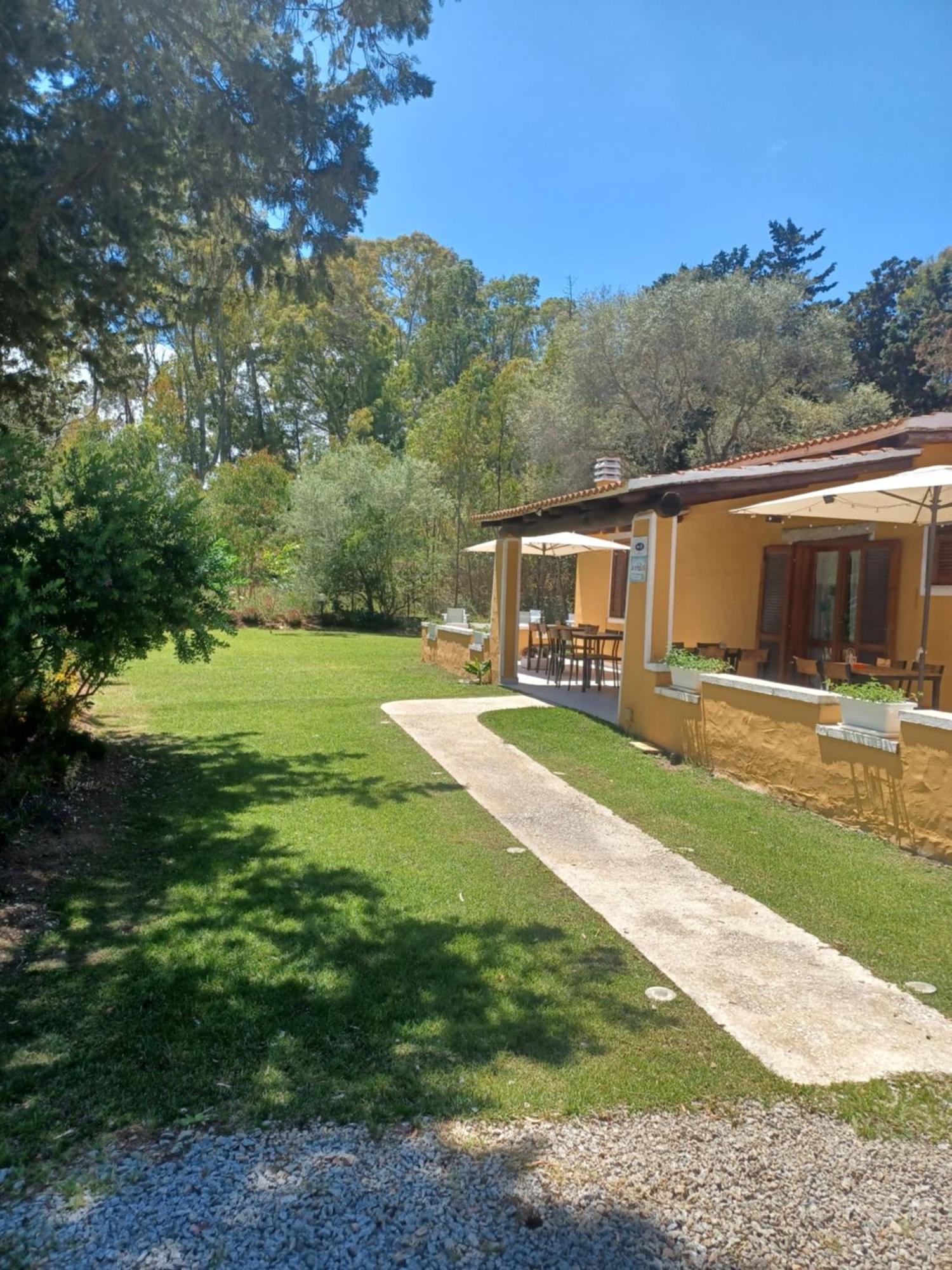 B&B Helios Il Tuo Relax In Sardegna San Teodoro  Eksteriør billede