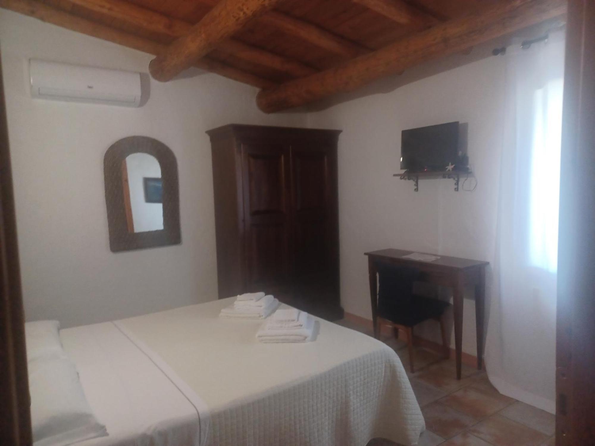 B&B Helios Il Tuo Relax In Sardegna San Teodoro  Eksteriør billede